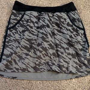 Nike golf skort black and grey small